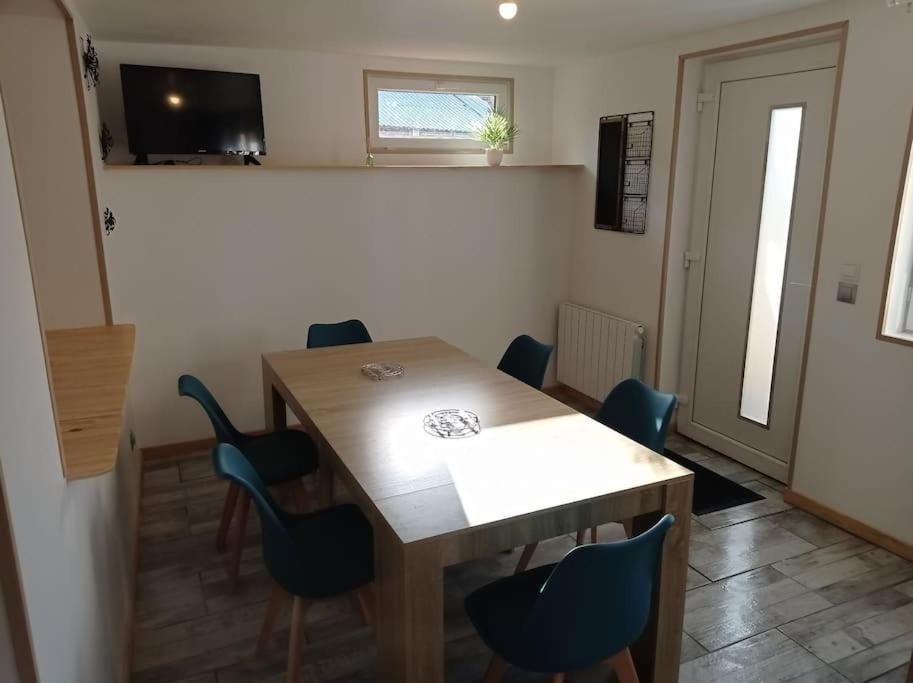 Maison De Campagne Avec Cour Sées Zewnętrze zdjęcie